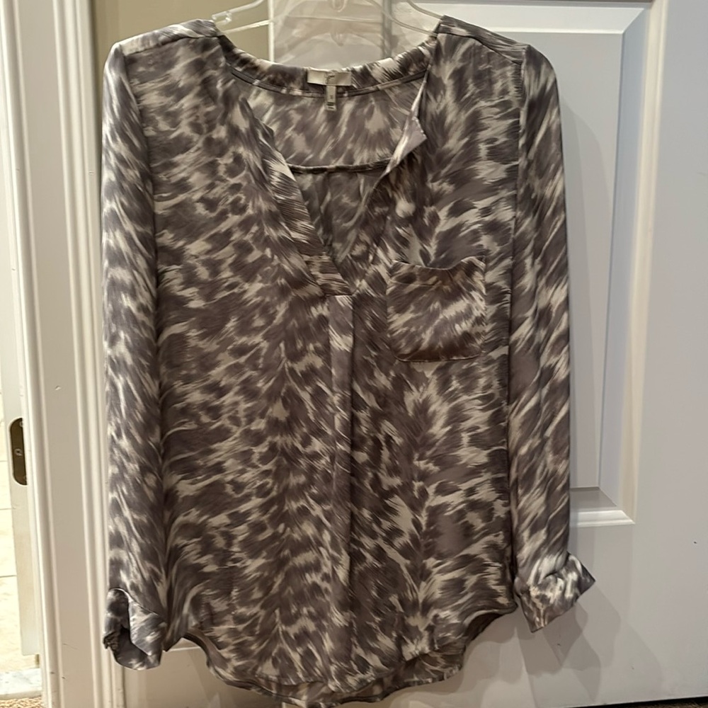 GUC 100% silk Joie blouse.